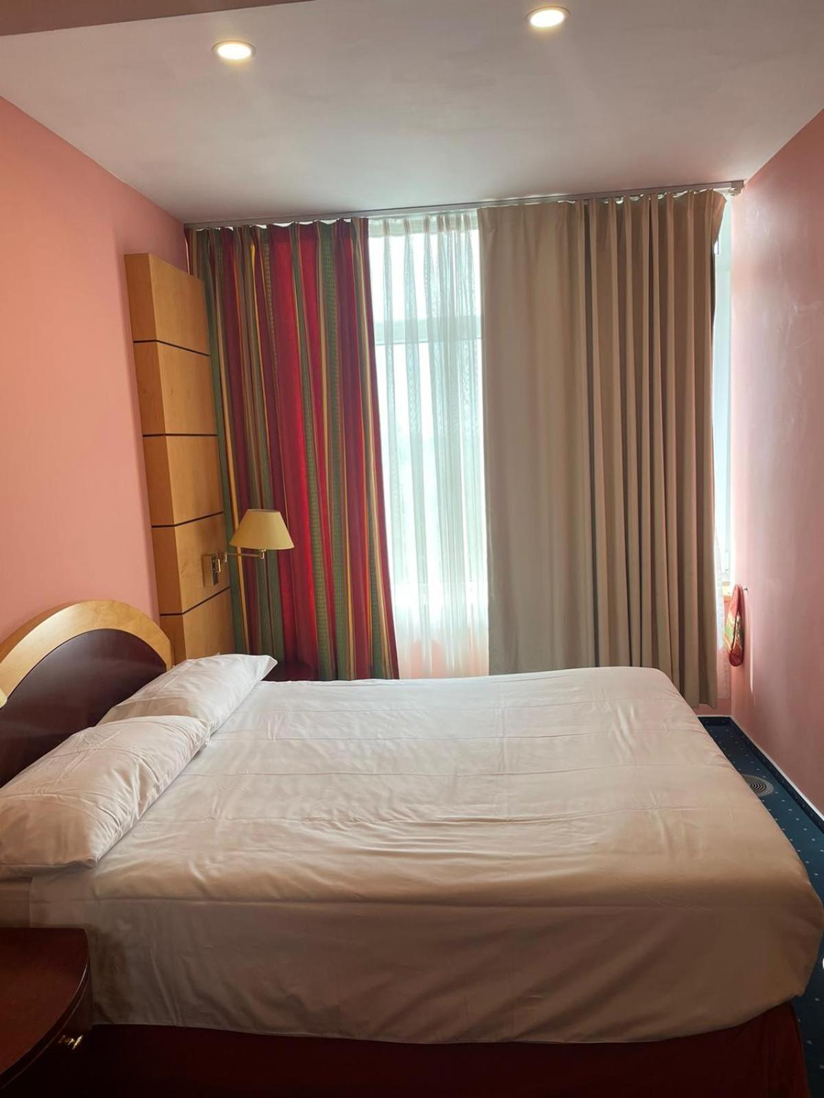 Eventhaus Aparthotel Panzweiler Quarto foto